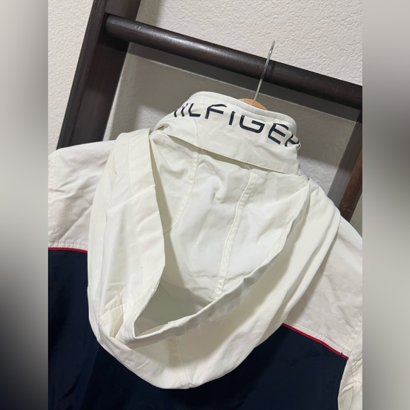 •LIKE NEW•TOMMY HILFIGER Jacket - Picture 4 of 15